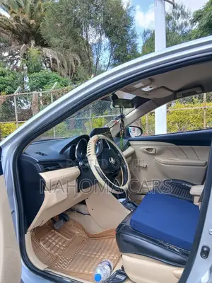 Toyota Yaris 2015 Silver