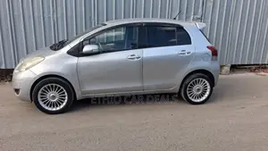 Toyota Yaris 2010 Silver