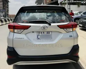 Toyota Rush 2022 Silver
