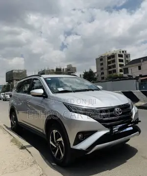 Toyota Rush 2022 Silver