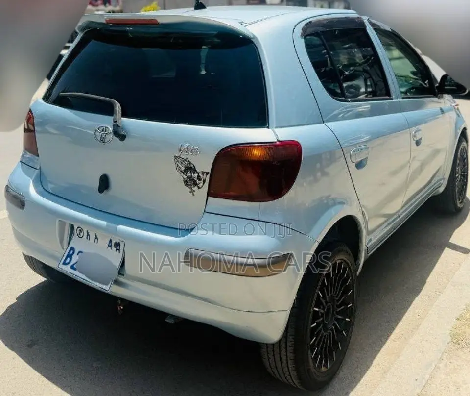 Toyota Vitz 2004 Blue
