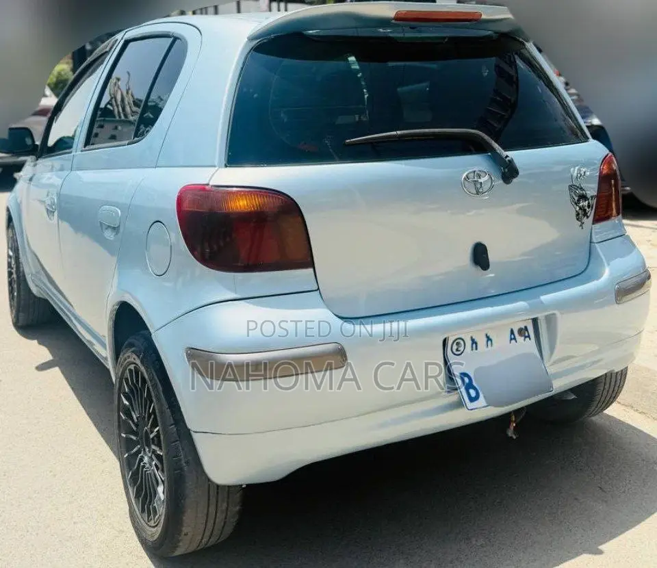 Toyota Vitz 2004 Blue