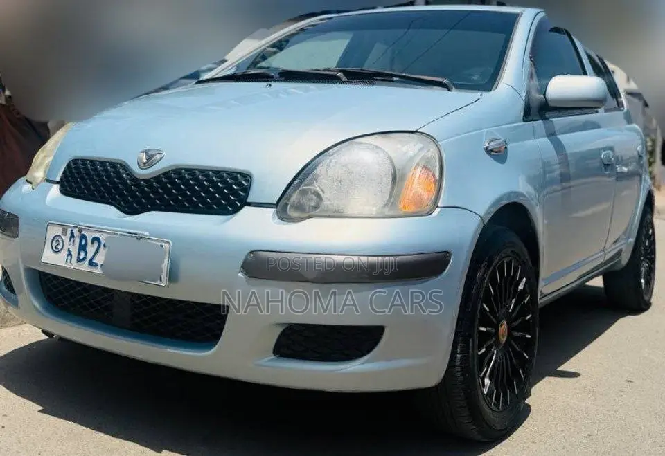 Toyota Vitz 2004 Blue