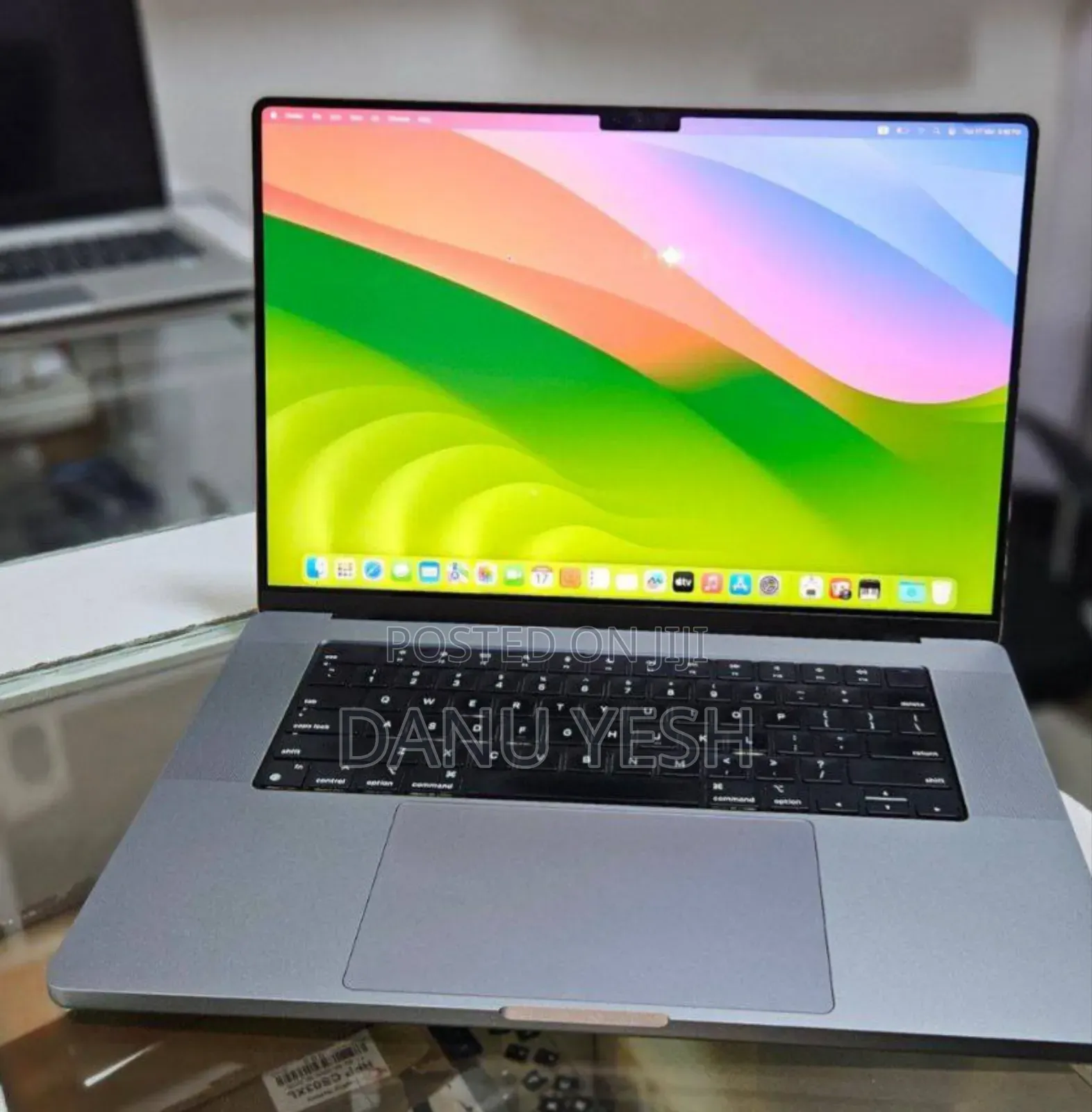 New Laptop Apple MacBook Pro 2021 M1 32GB Apple M1 Pro SSD 1T