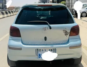 Toyota Vitz 2004 Silver