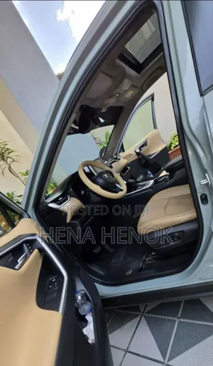 Toyota RAV4 2020 Green
