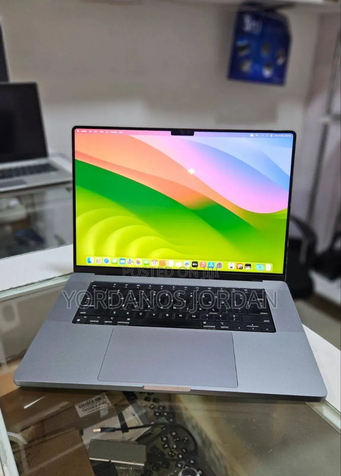 New Laptop Apple MacBook Pro M1 32GB Apple M1 Pro SSD 1T