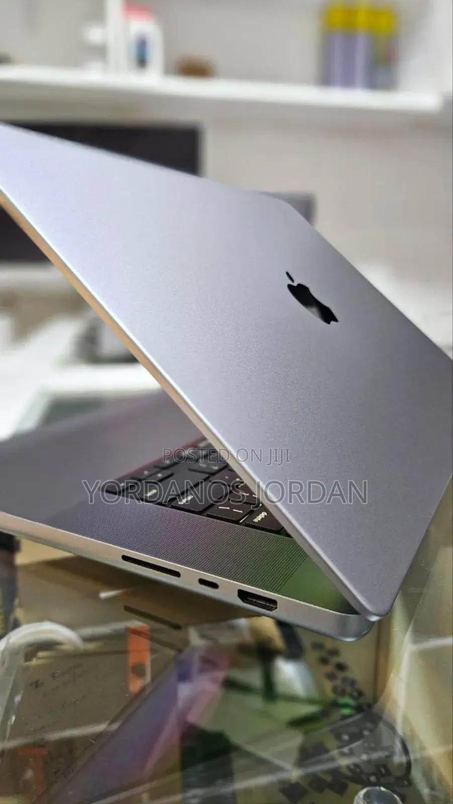 New Laptop Apple MacBook Pro M1 32GB Apple M1 Pro SSD 1T