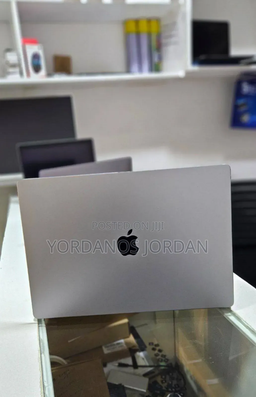New Laptop Apple MacBook Pro M1 32GB Apple M1 Pro SSD 1T