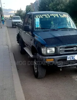 Toyota Hilux 1997 Green