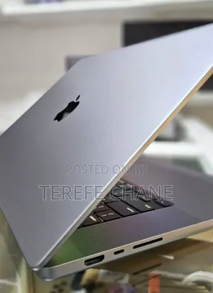 New Laptop Apple MacBook Pro 2021 M1 32GB Apple M1 Pro SSD 1T