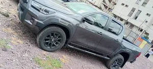 New Toyota Hilux 2025 Gold