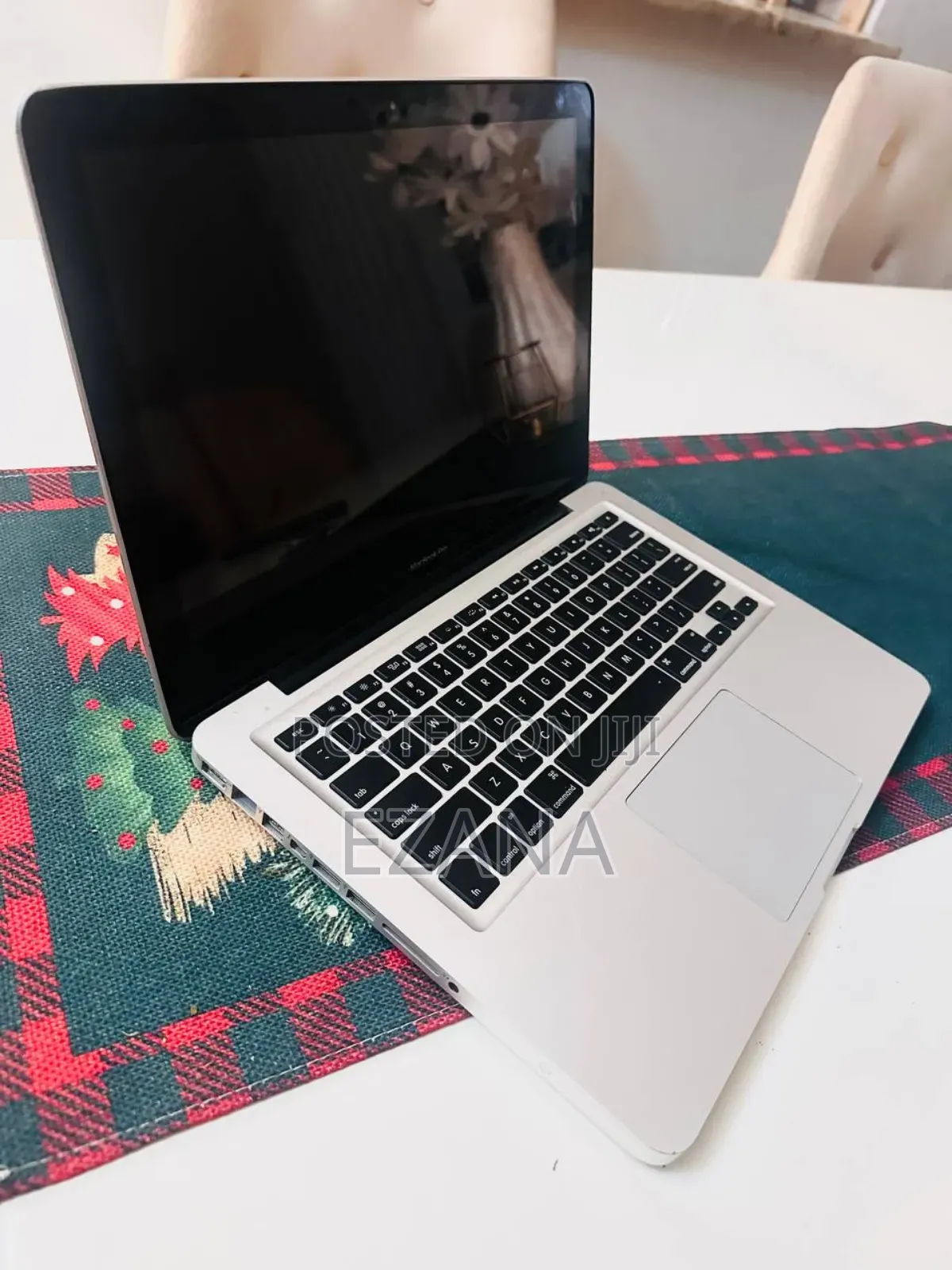 New Laptop Apple MacBook 2010 8GB Intel Core i3 HDD 500GB