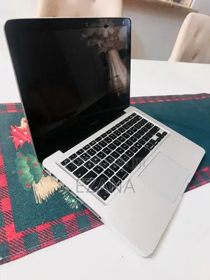 New Laptop Apple MacBook 2010 8GB Intel Core i3 HDD 500GB