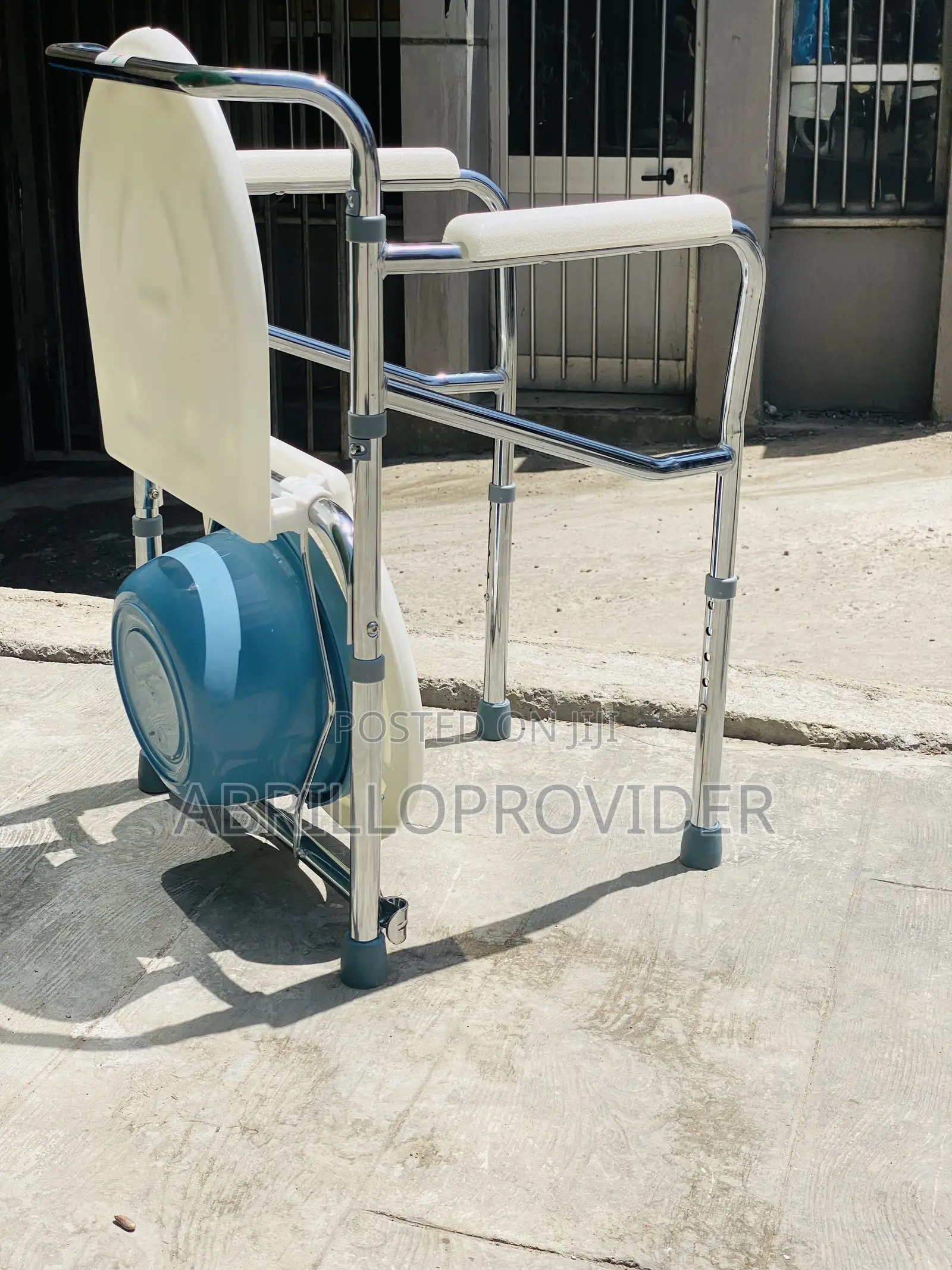 Toilet Pot For Old People Portable Commode Chair With Handicaps