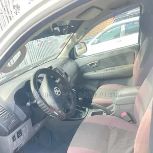 Toyota Hilux 2010 Ivory