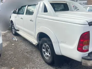 Toyota Hilux 2010 Ivory