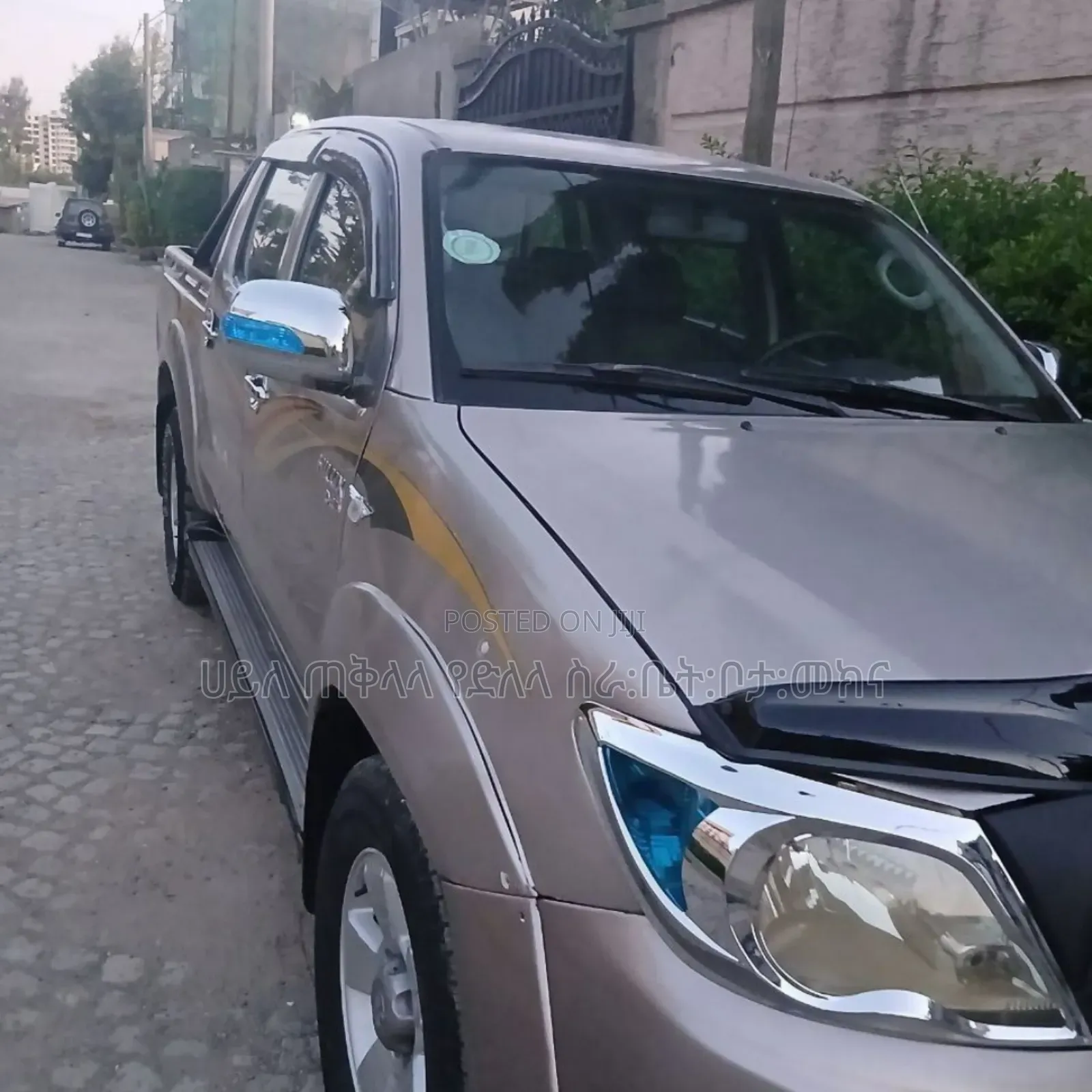 Toyota Hilux 2011 Teal