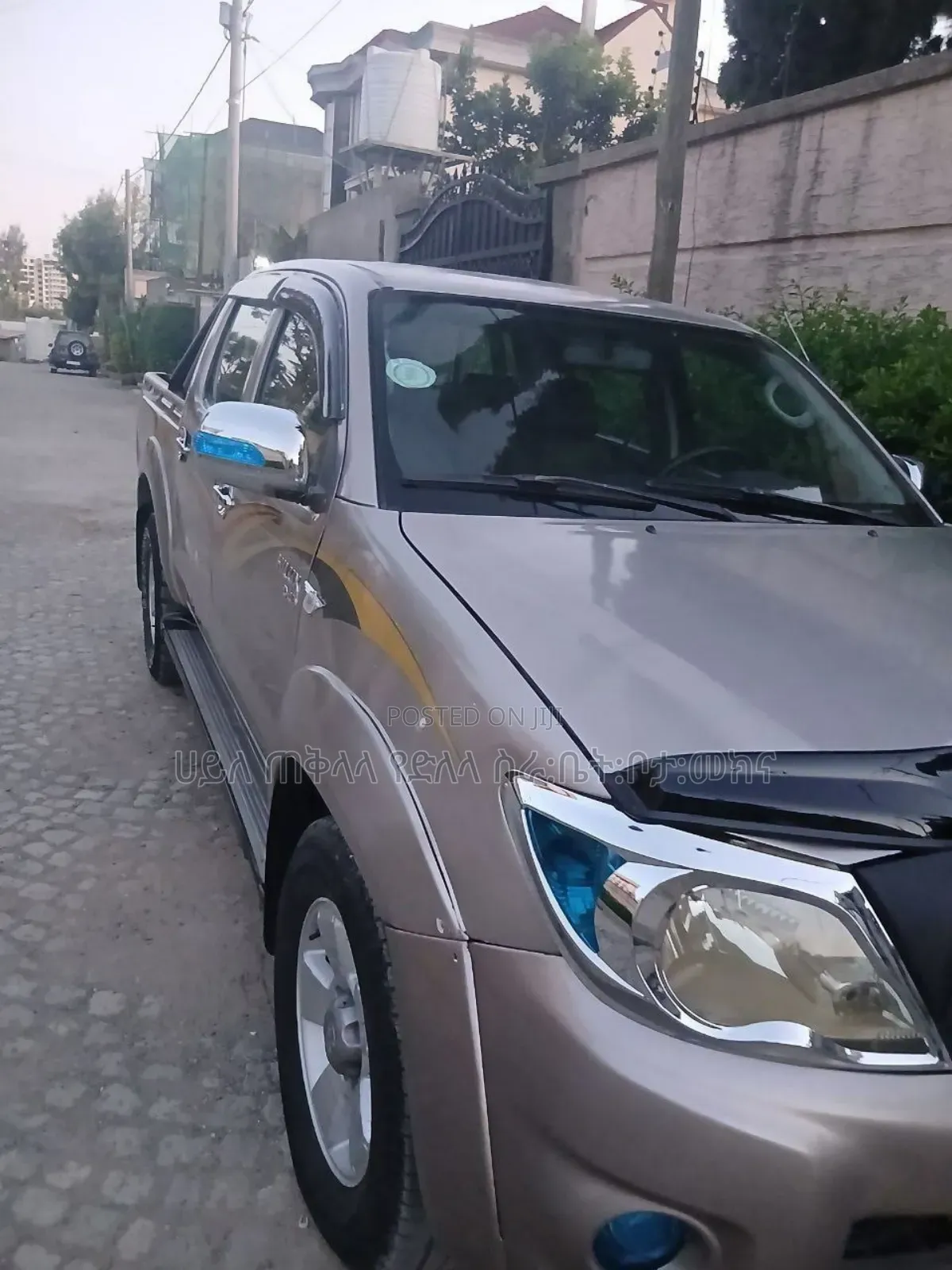 Toyota Hilux 2011 Teal