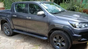 Toyota Hilux 2022 Gray