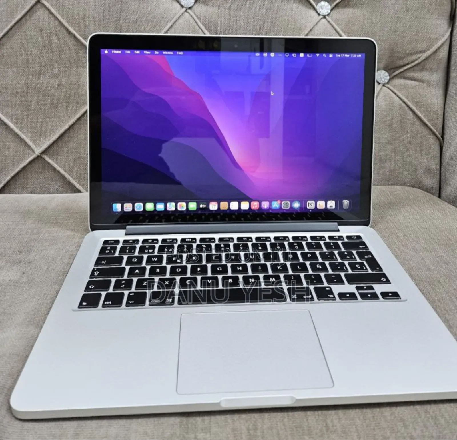New Laptop Apple MacBook Pro 2015 8GB Intel Core i7 SSD 256GB