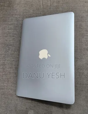 New Laptop Apple MacBook Pro 2015 8GB Intel Core i7 SSD 256GB