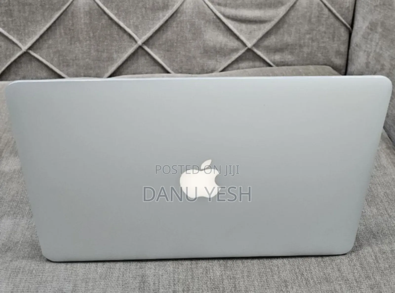 New Laptop Apple MacBook Pro 2015 8GB Intel Core i7 SSD 256GB