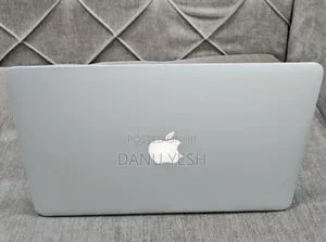 New Laptop Apple MacBook Pro 2015 8GB Intel Core i7 SSD 256GB