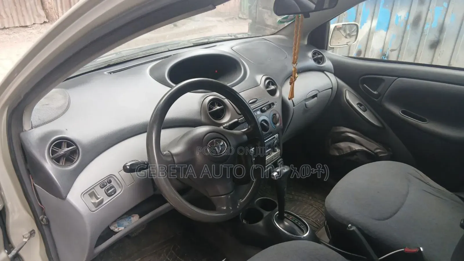 Toyota Vitz 2002