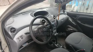 Toyota Vitz 2002