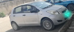 Toyota Yaris 2010 Silver