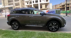Toyota RAV4 2015 Gold
