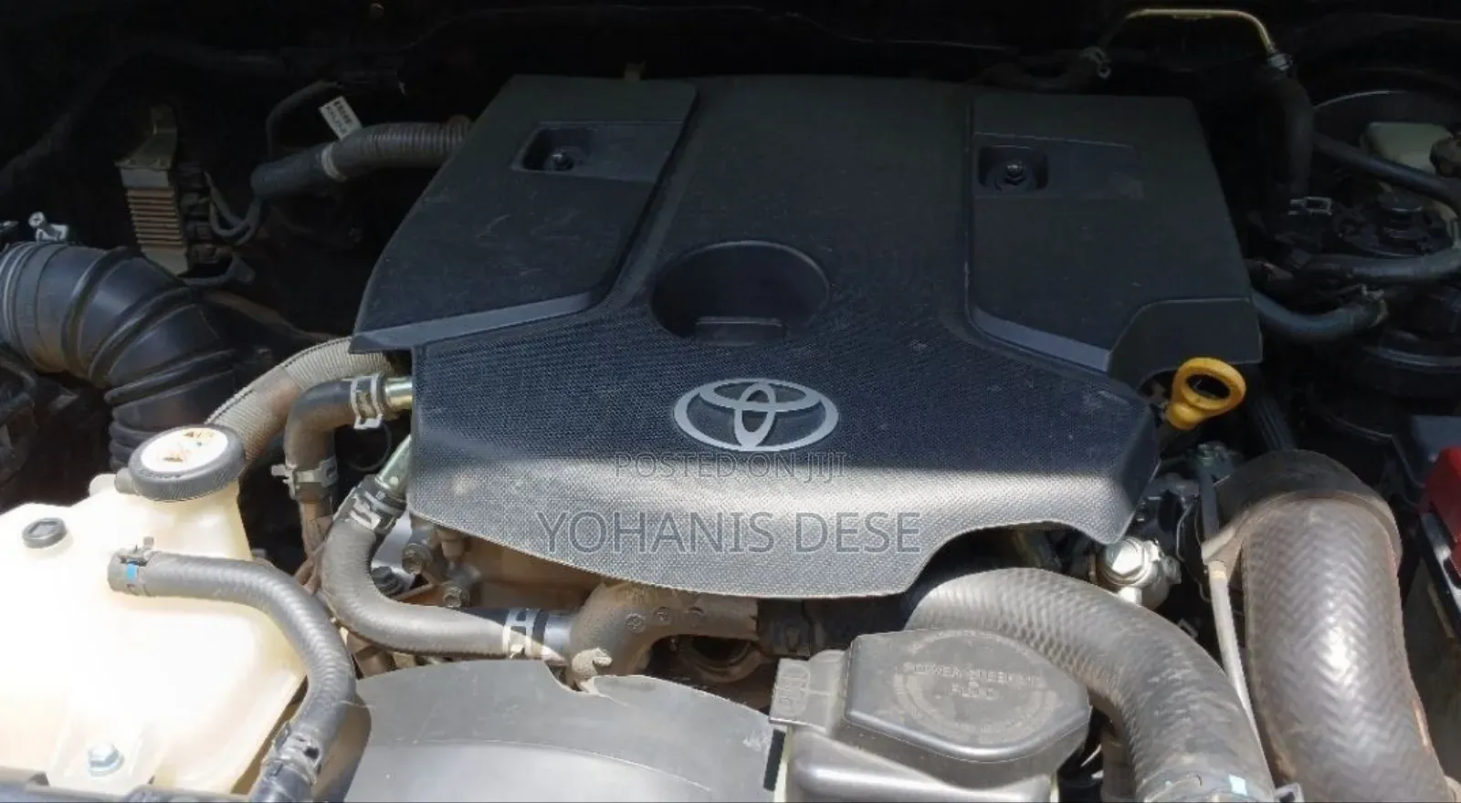Toyota Hilux 2021 Maroon