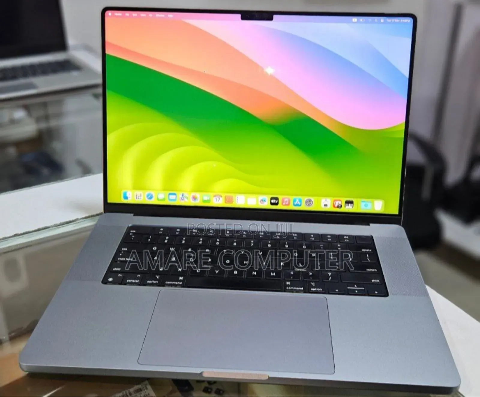 New Laptop Apple MacBook Pro M1 32GB Apple M1 Pro SSD 1T