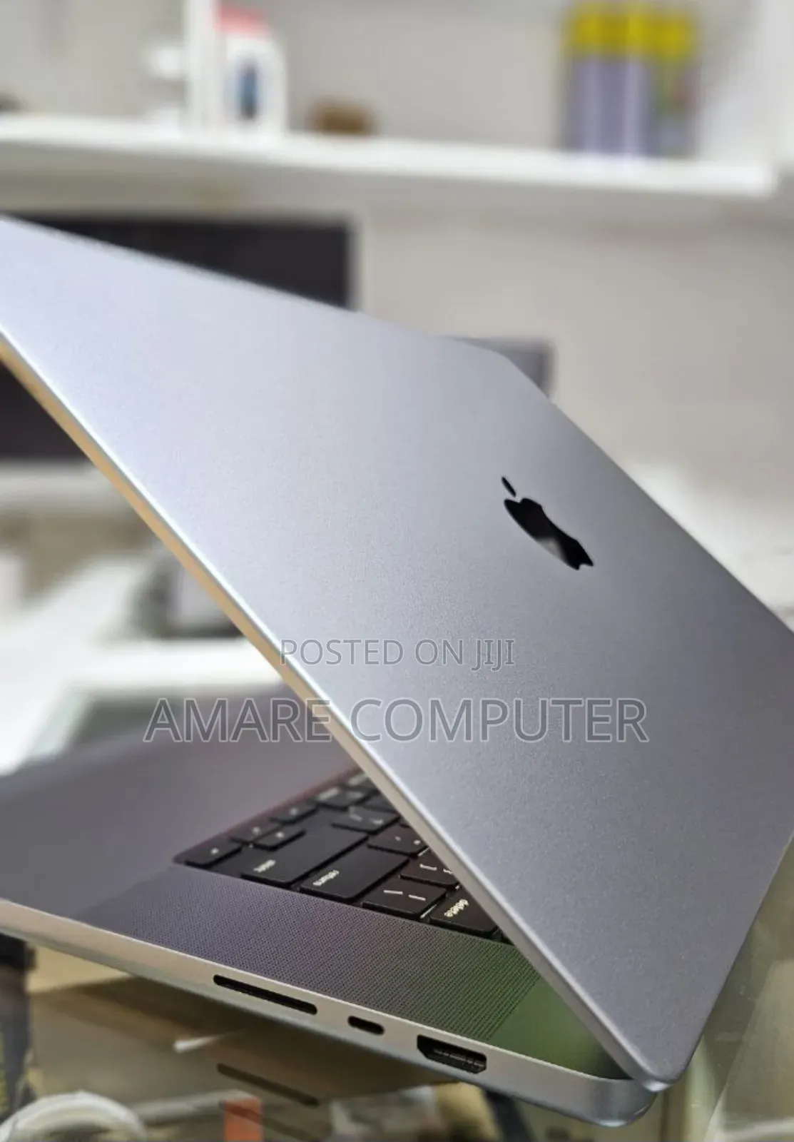New Laptop Apple MacBook Pro M1 32GB Apple M1 Pro SSD 1T