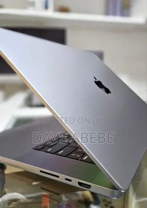 New Laptop Apple MacBook Pro 2021 M1 32GB Apple M1 Pro SSD 1T