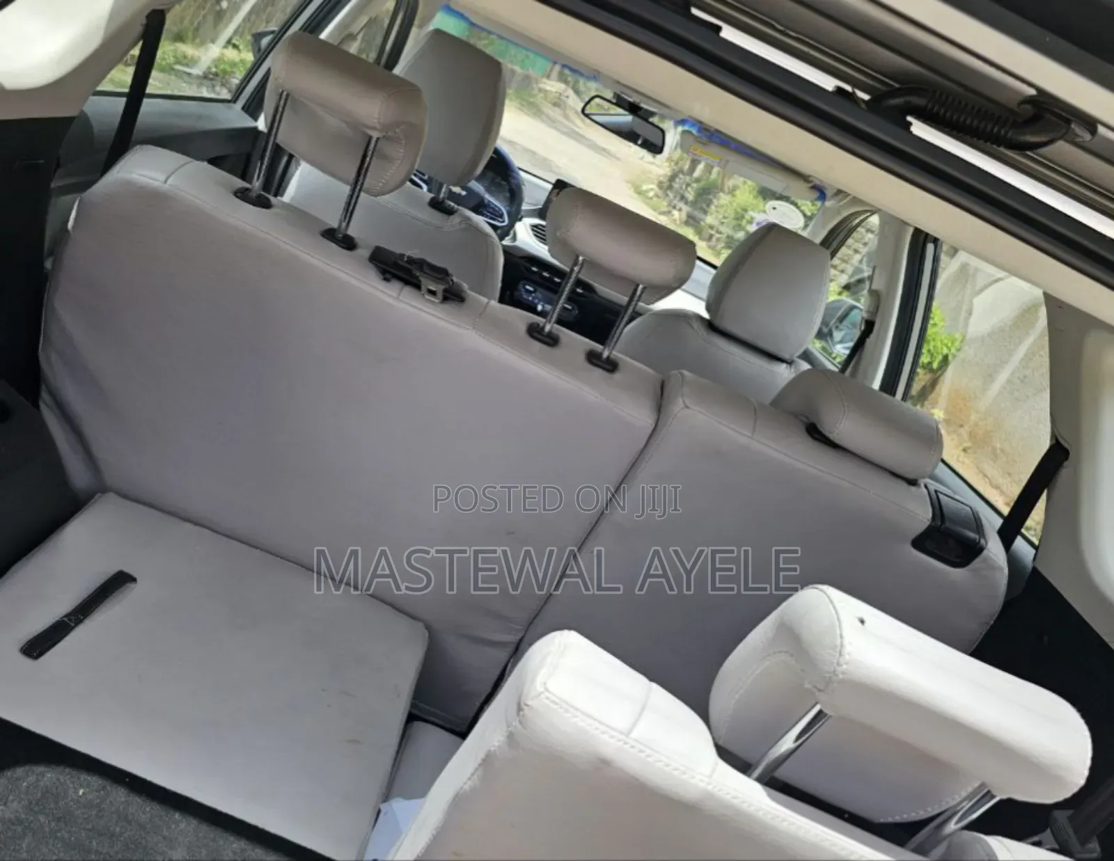 Chevrolet Captiva 2022 Silver