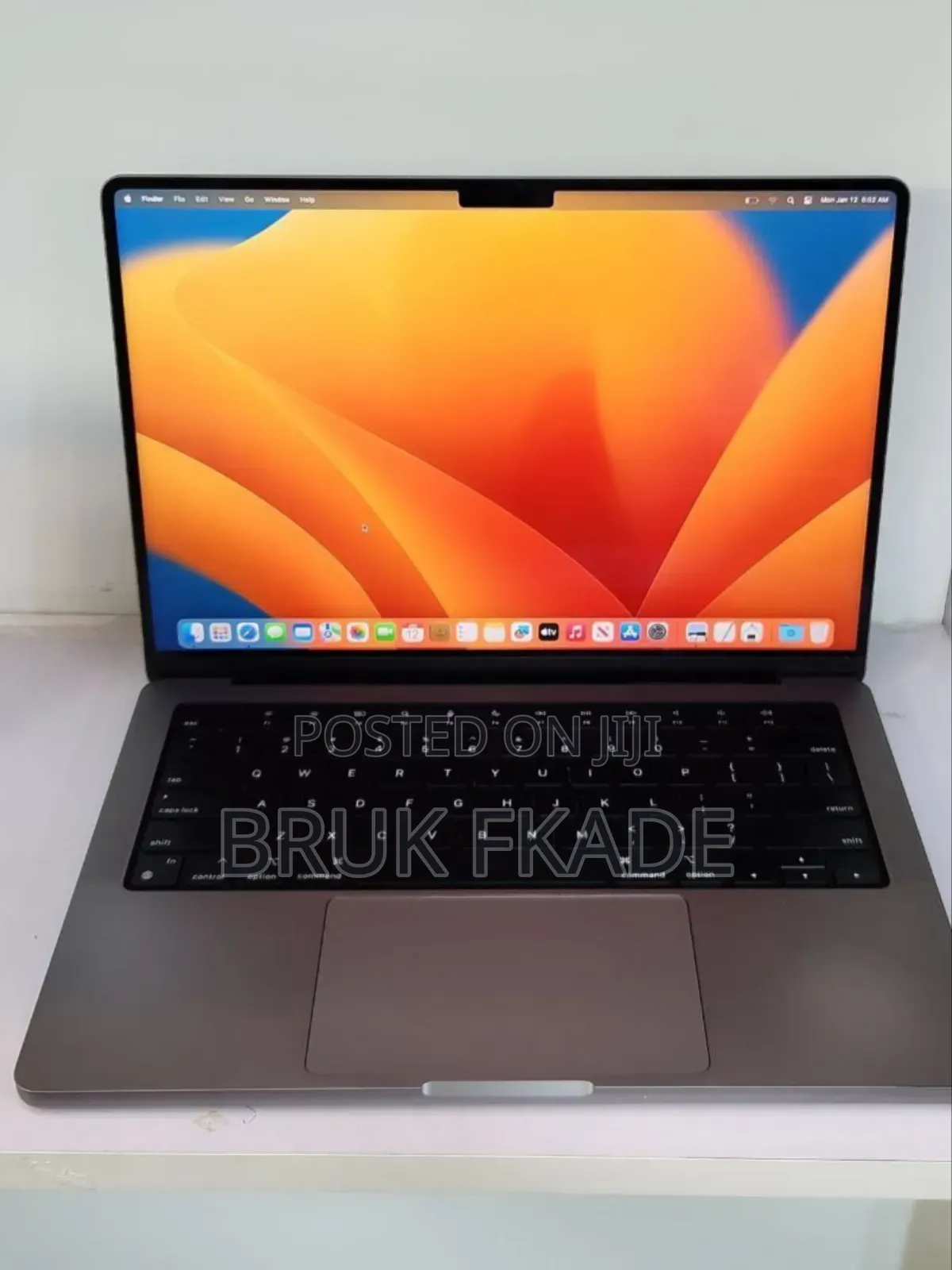 New Laptop Apple MacBook Pro M1 16GB Apple M1 Pro SSD 512GB