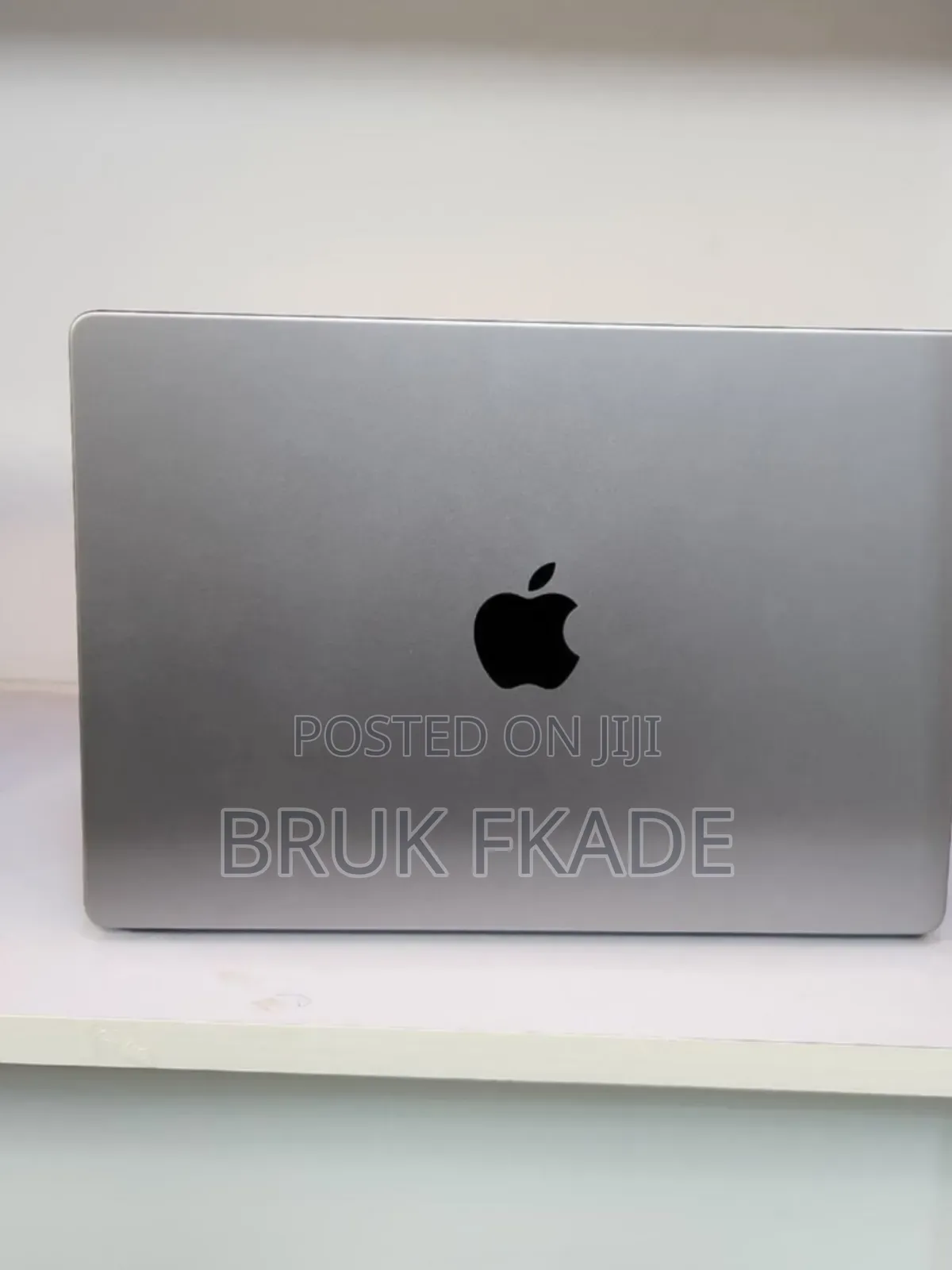 New Laptop Apple MacBook Pro M1 16GB Apple M1 Pro SSD 512GB