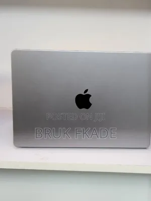 New Laptop Apple MacBook Pro M1 16GB Apple M1 Pro SSD 512GB
