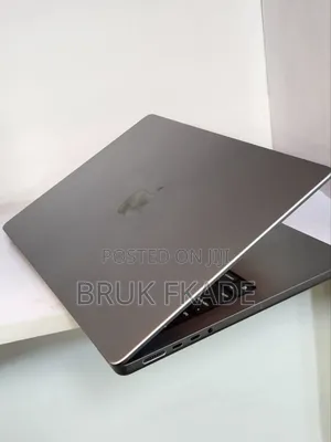 New Laptop Apple MacBook Pro M1 16GB Apple M1 Pro SSD 512GB