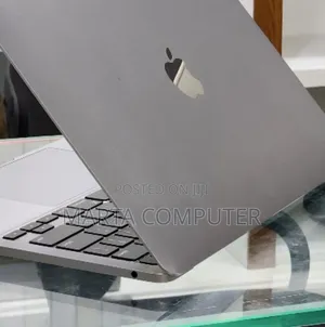 New Laptop Apple MacBook Pro M1 16GB Apple M1 SSD 256GB