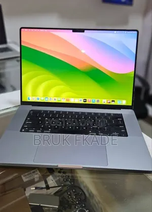 New Laptop Apple MacBook Pro M1 32GB Apple M1 Pro SSD 1T