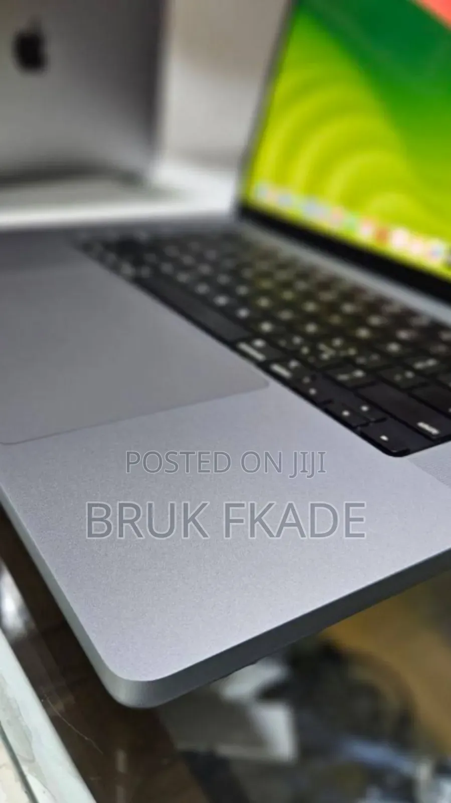 New Laptop Apple MacBook Pro M1 32GB Apple M1 Pro SSD 1T