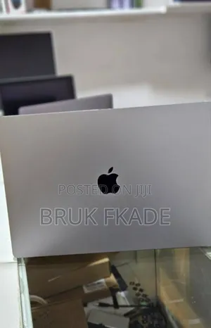 New Laptop Apple MacBook Pro M1 32GB Apple M1 Pro SSD 1T