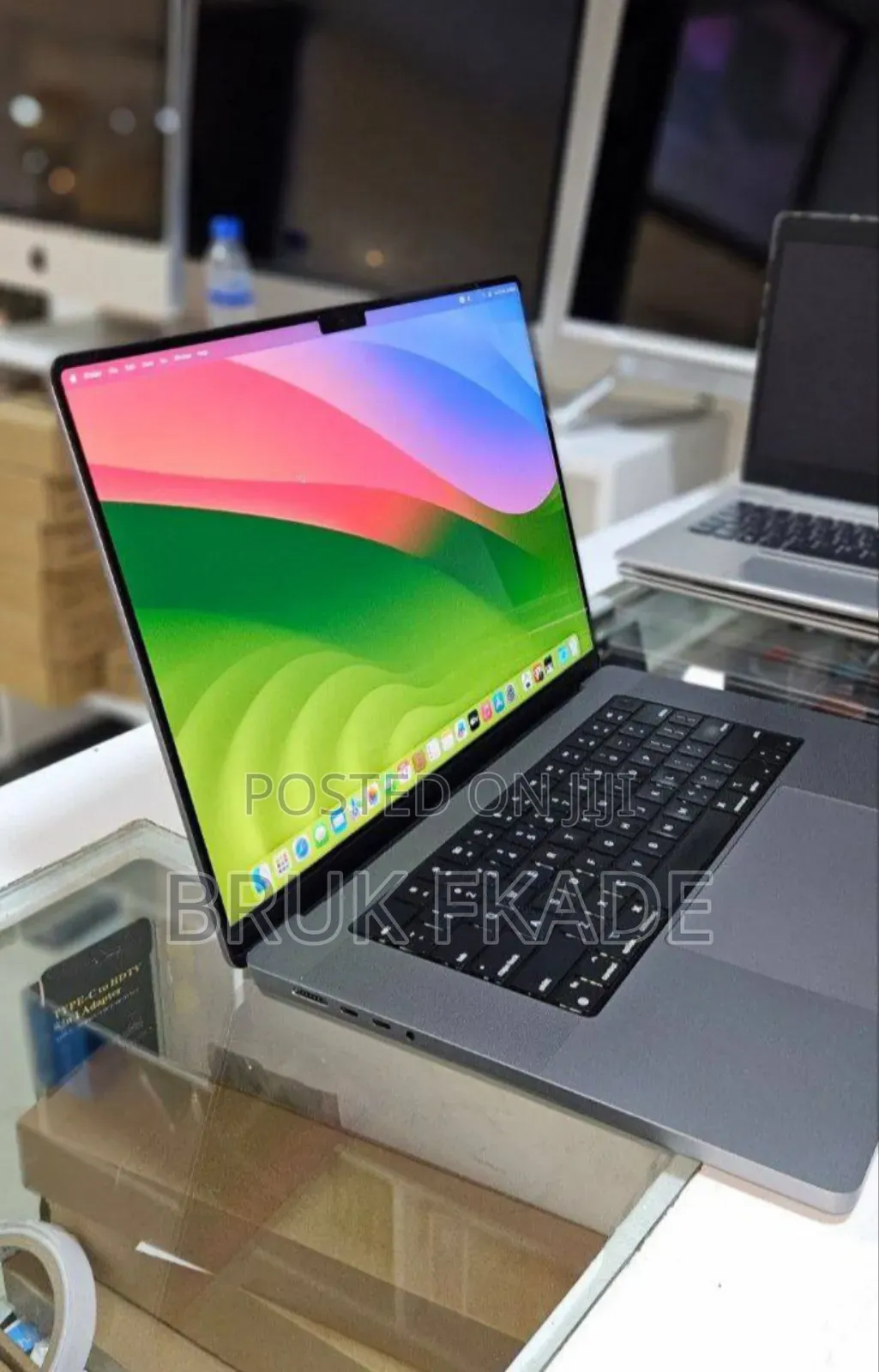 New Laptop Apple MacBook Pro M1 32GB Apple M1 Pro SSD 1T