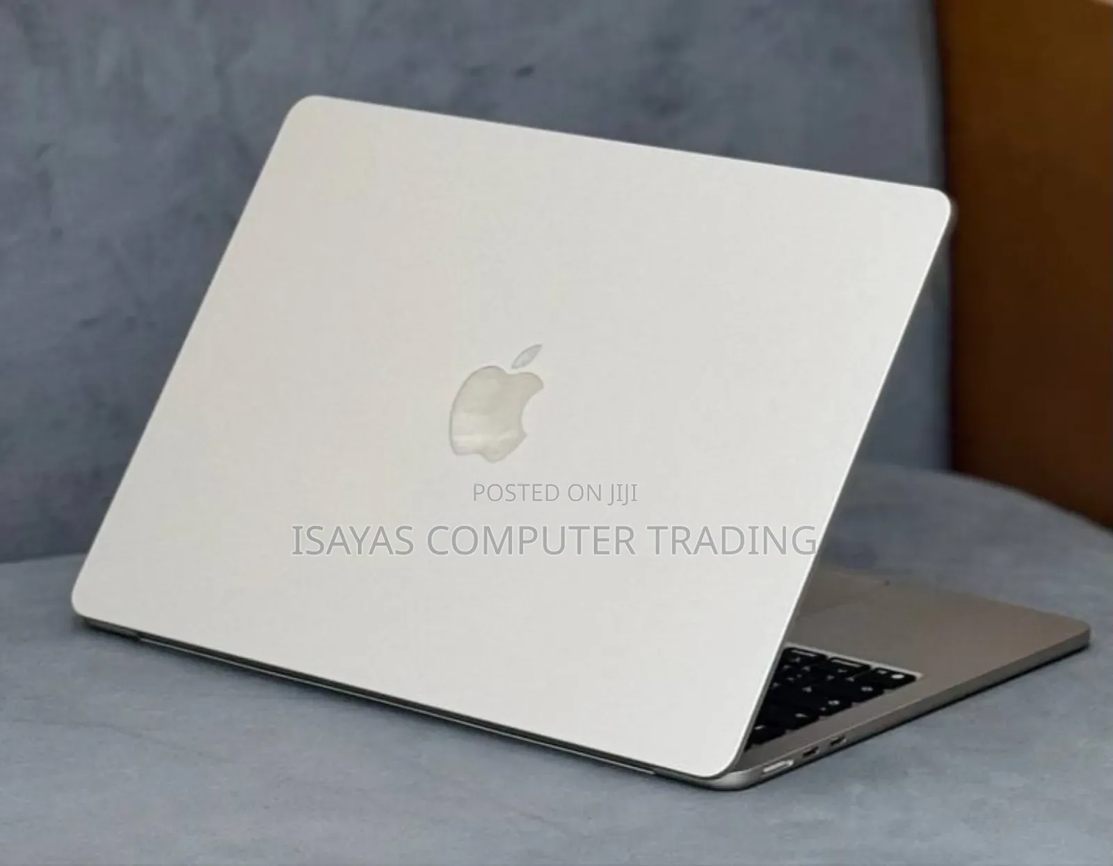 New Laptop Apple MacBook Air 2022 M2 8GB Apple M2 SSD 256GB