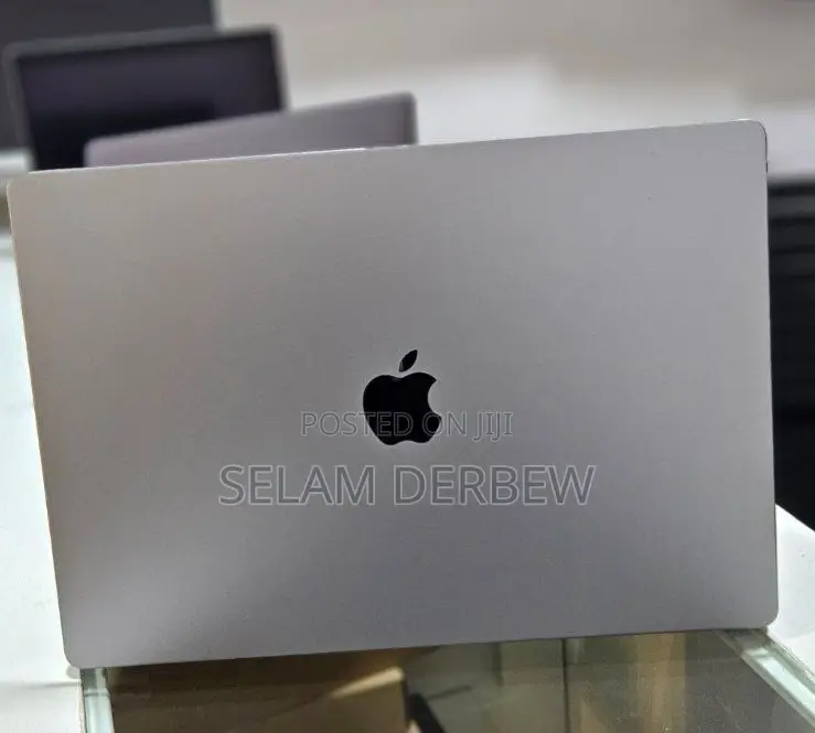 New Laptop Apple MacBook Pro M1 32GB Apple M1 Pro SSD 1T