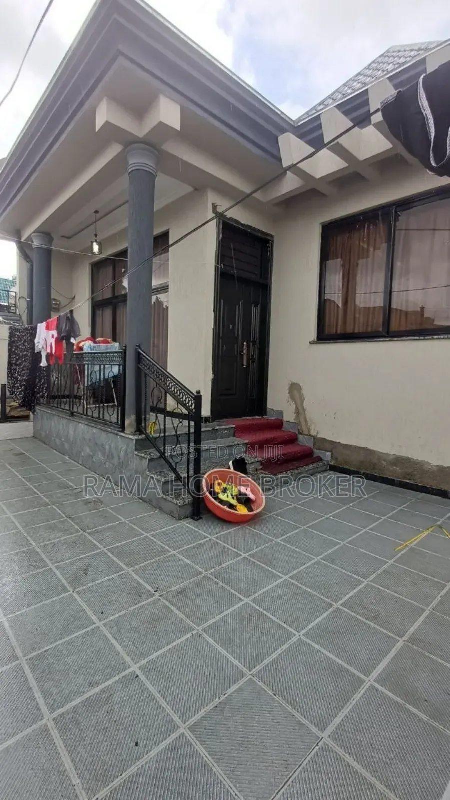 Furnished 4bdrm Villa in አያት, Yeka for sale
