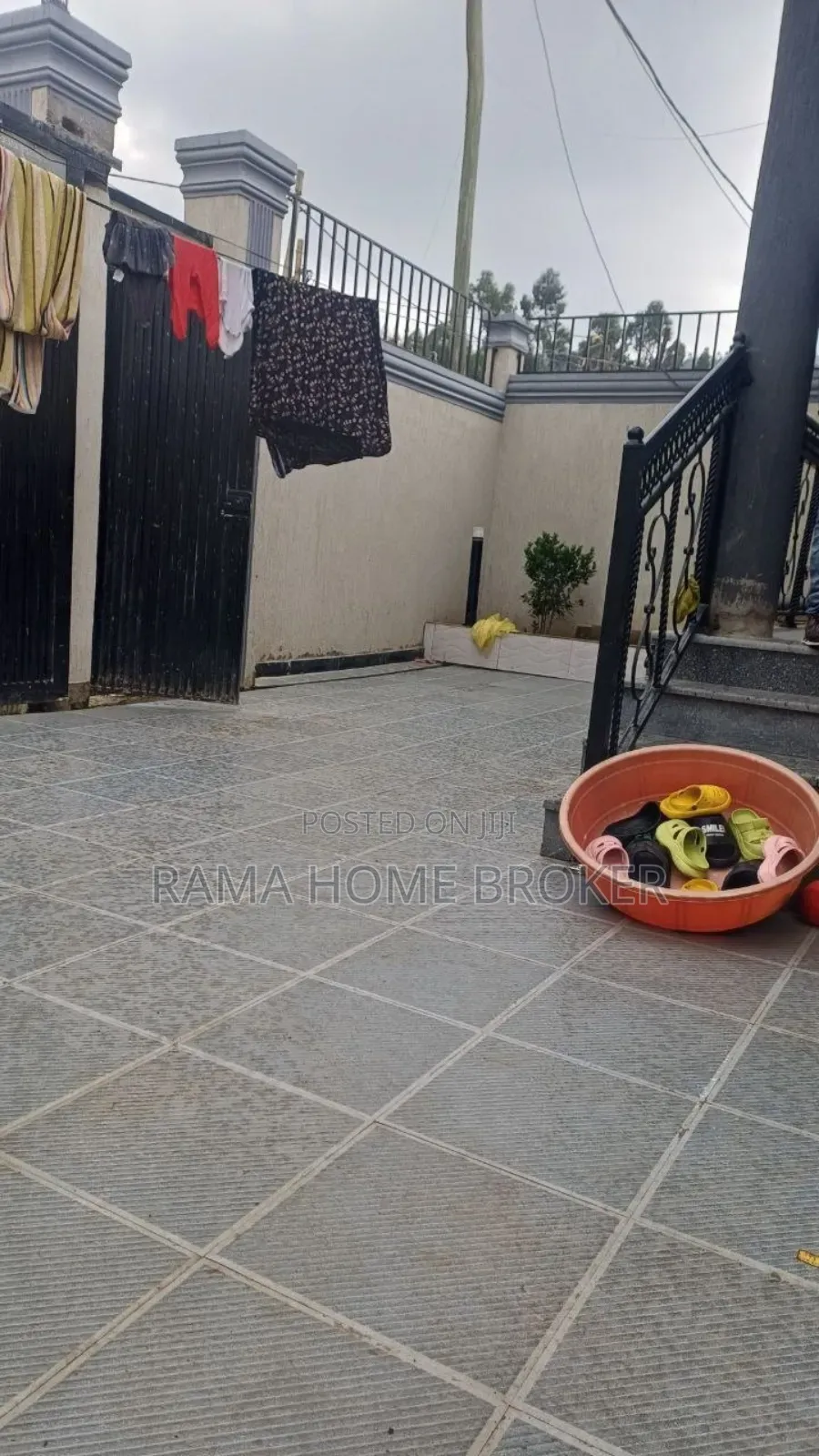 Furnished 4bdrm Villa in አያት, Yeka for sale